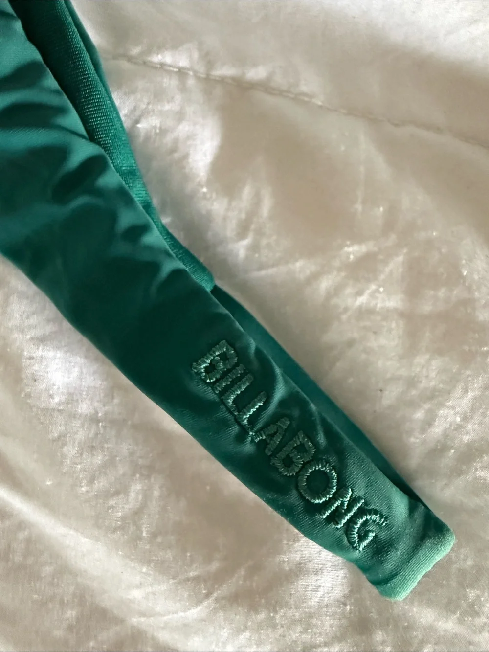 Billabong Teal Bikini Bottom with colorful Top 👙 - Picture 5 of 5